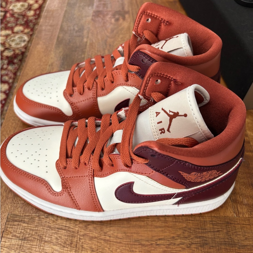 Air Jordan 1 Mid dusty peach/night maroon-sail/white